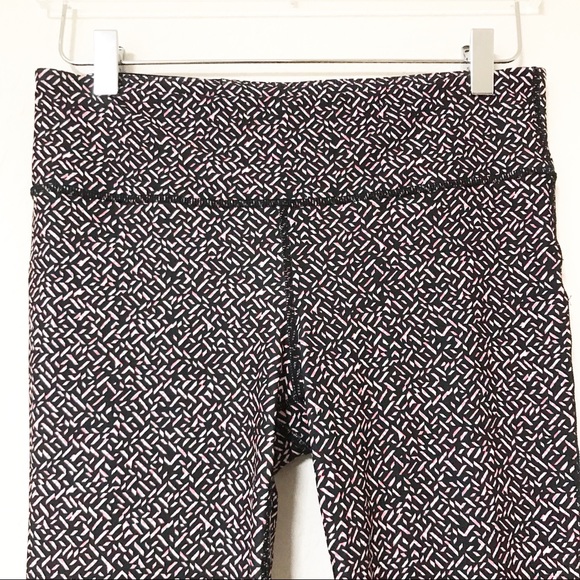 Gap Fit Patterned 7/8 Leggings | Size Medium - Picture 2 of 7